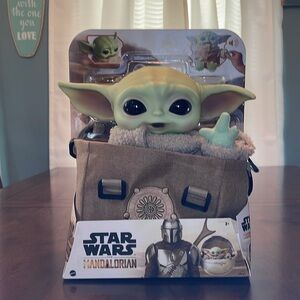 Star Wars The Child Grogu Plush Bundle Talking Baby Yoda Mandalorian Bag